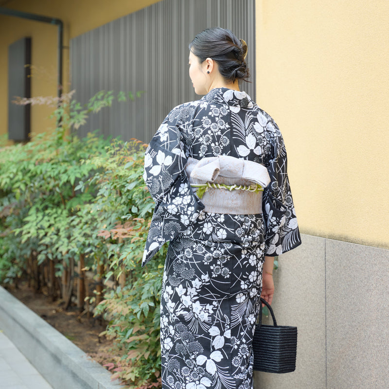 kuros'別注】こだわりの浴衣 秋草柄 レディース – kuros.style