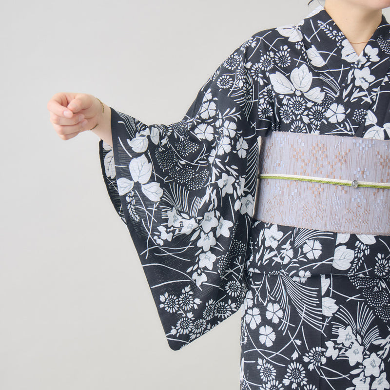 kuros'別注】こだわりの浴衣 秋草柄 ｜国内染色 レディース – kuros.style