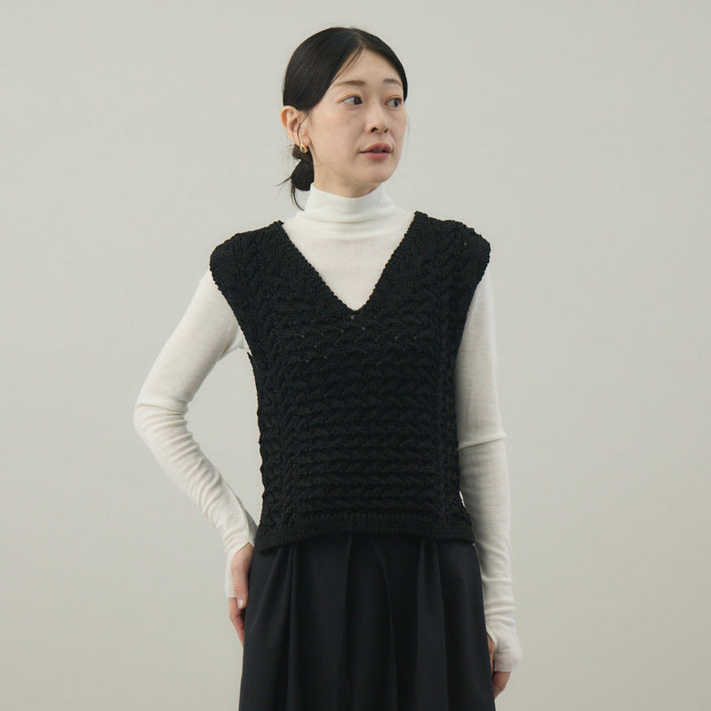 ナイロンリリーヤーンアラン編ベスト｜Vネック レディース