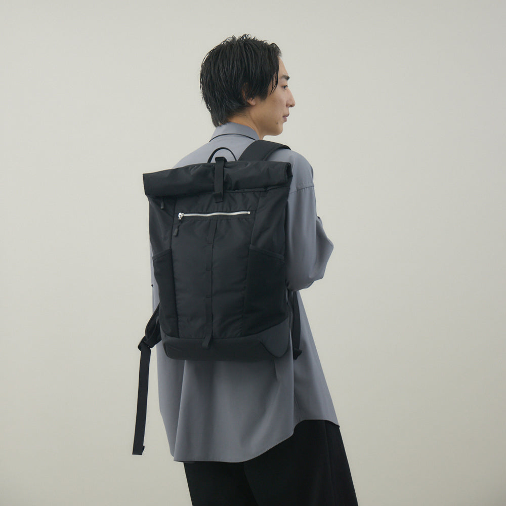 高密度織ナイロン ロールトップリュック 黒 豊岡産 – kuros.style