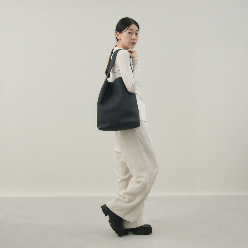 メアリーバケットショルダーバッグ MARY BUCKET SHOULDER / DIPLO SKY｜A4サイズ対応 レザー ユニセックス 黒