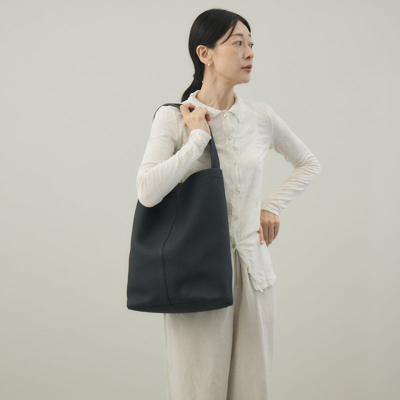 メアリーバケットショルダーバッグ MARY BUCKET SHOULDER / DIPLO SKY｜A4サイズ対応 レザー ユニセックス 黒
