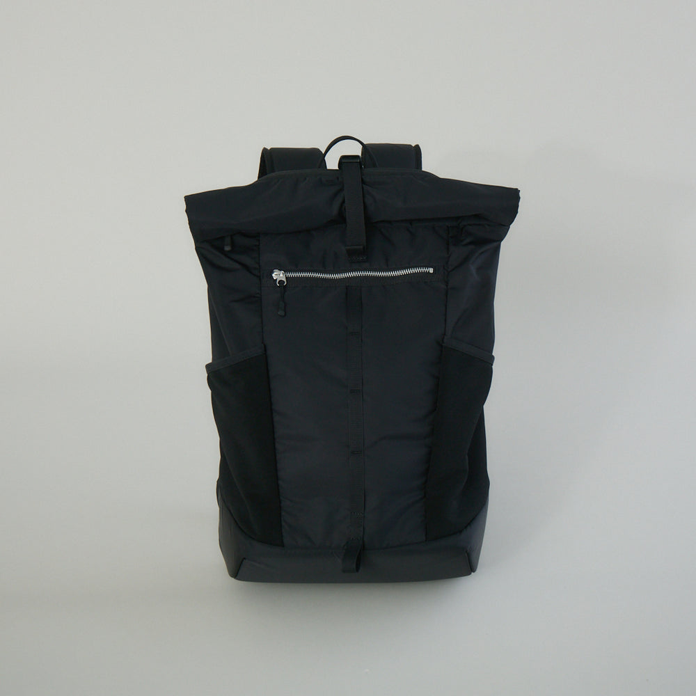 高密度織ナイロン ロールトップリュック 黒 豊岡産 – kuros.style