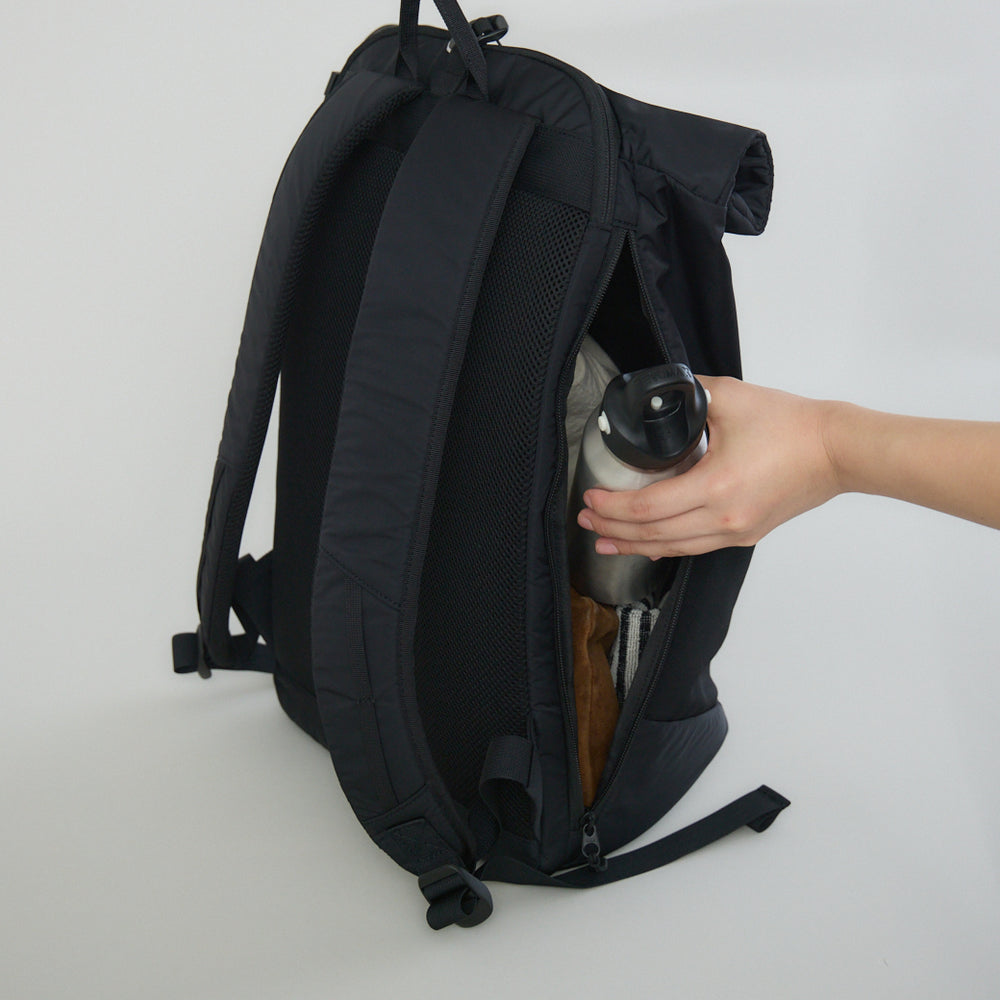 高密度織ナイロン ロールトップリュック 黒 豊岡産 – kuros.style