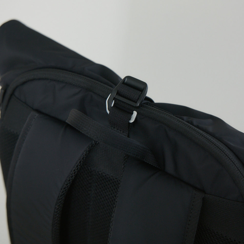 高密度織ナイロン ロールトップリュック 黒 豊岡産 – kuros.style