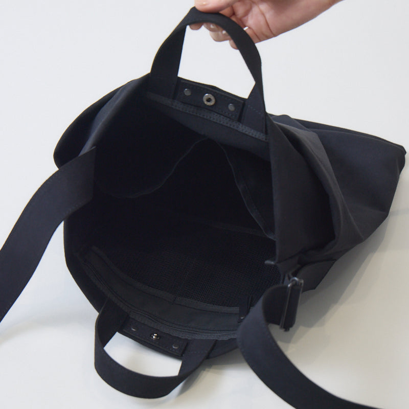 【kuros’オリジナル】エコスエードヘルメットバッグ Mサイズ｜ショルダーバッグ 手洗い可 A4サイズ対応 日本製
