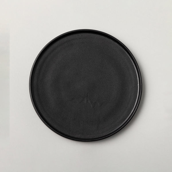 美濃焼フラットリム　プレート皿　マット黒　18cm