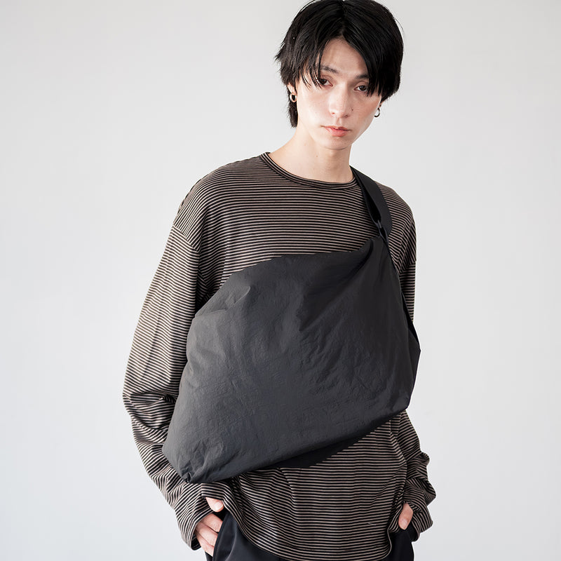 ふかふか塩縮ナイロン ビッグショルダーバッグ 黒 豊岡製 – kuros.style