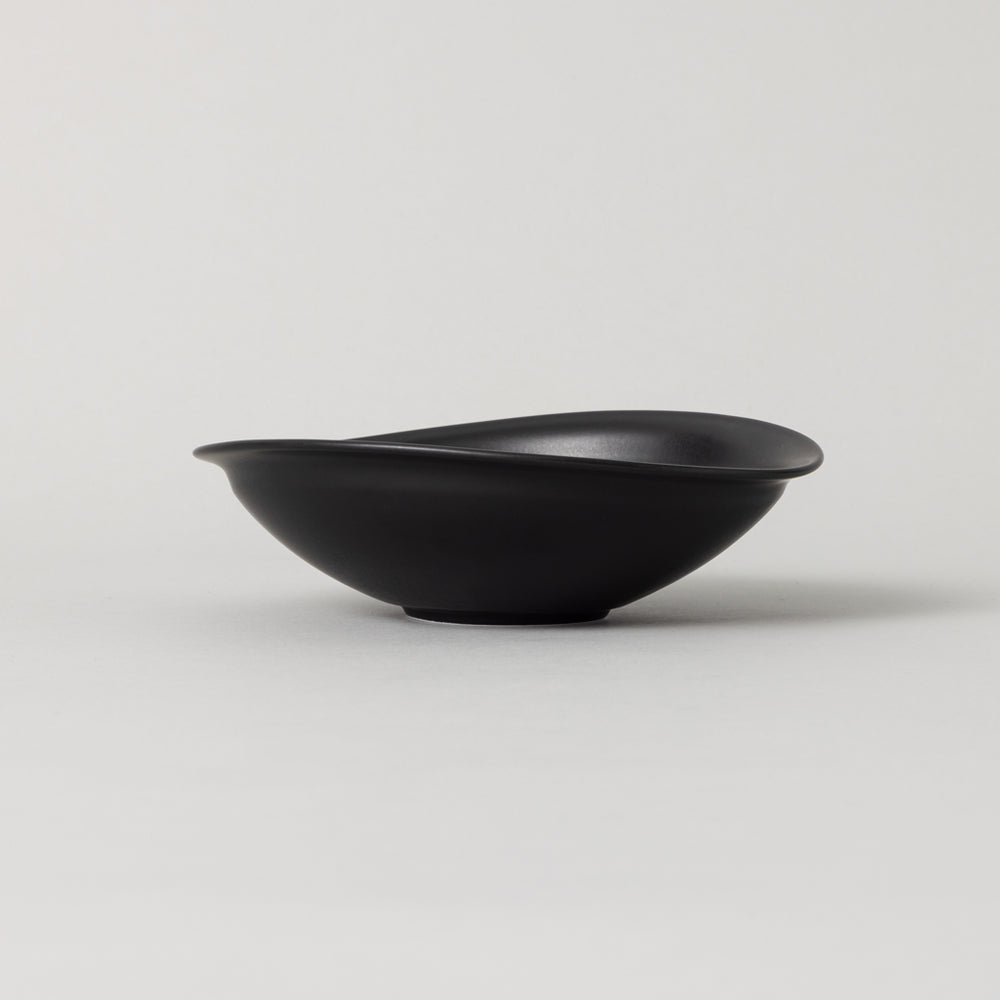 kuros'オリジナル釉薬】美濃焼 鉢 17cm 黒 箱入り – kuros.style