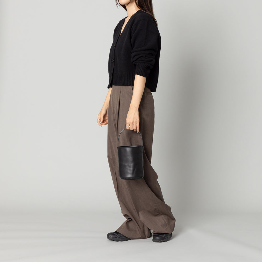 関税・送料込【TOTEME】クロックエフェクトレザーバケットバッグ 三越伊勢丹 | TOD'S/トッズ_Women通販 | レザー バケット バッグ