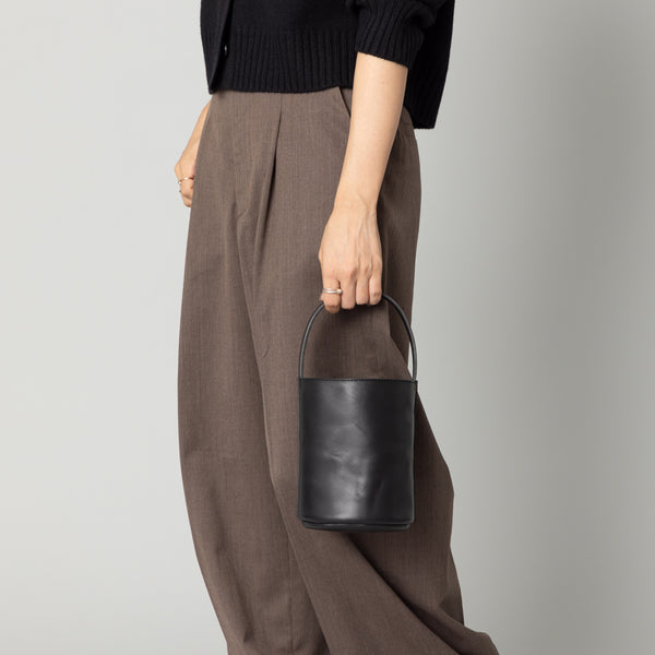 レザー バケットバッグ Bucket tote 黒 S – kuros.style