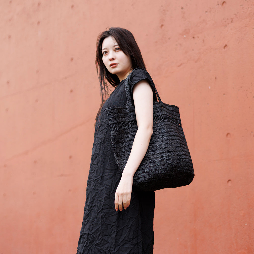 超美品　CREDRAN  かごバッグ　ラフィア　内袋　黒　サイドレザーポケット 超美品 CREDRAN かごバッグ ラフィア 内袋 黒 サイドレザーポケット