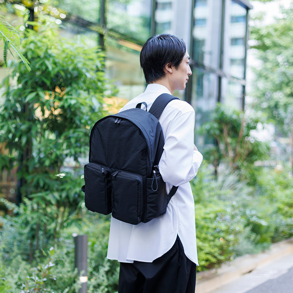 ふかふか塩縮ナイロンリュック 黒 豊岡製 – kuros.style