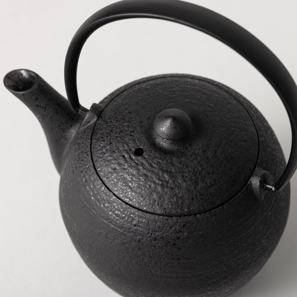 山形鋳物 急須 ティーポット MAYU TEAPOT SS 箱入り – kuros.style