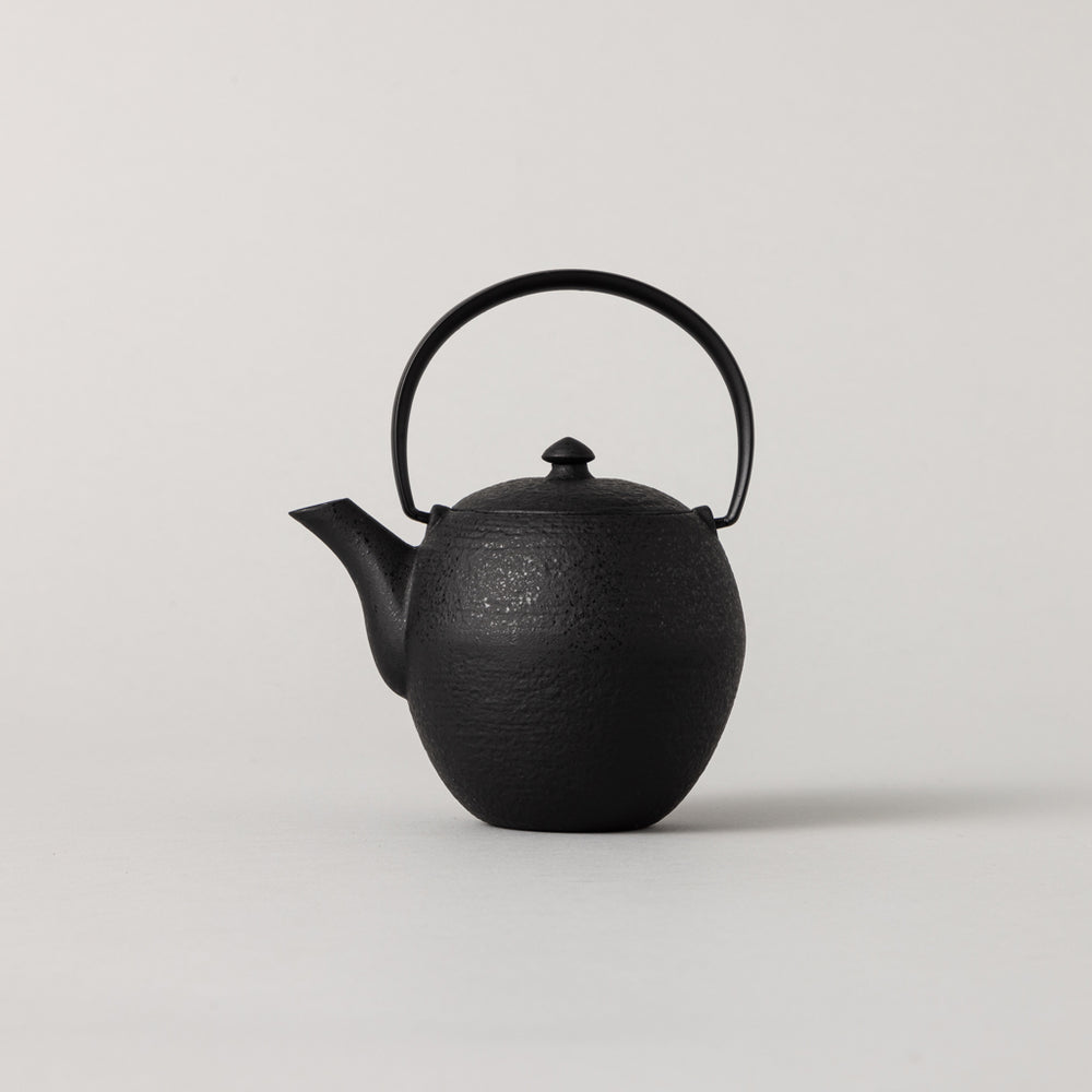 山形鋳物 急須 ティーポット MAYU TEAPOT SS 箱入り – kuros.style