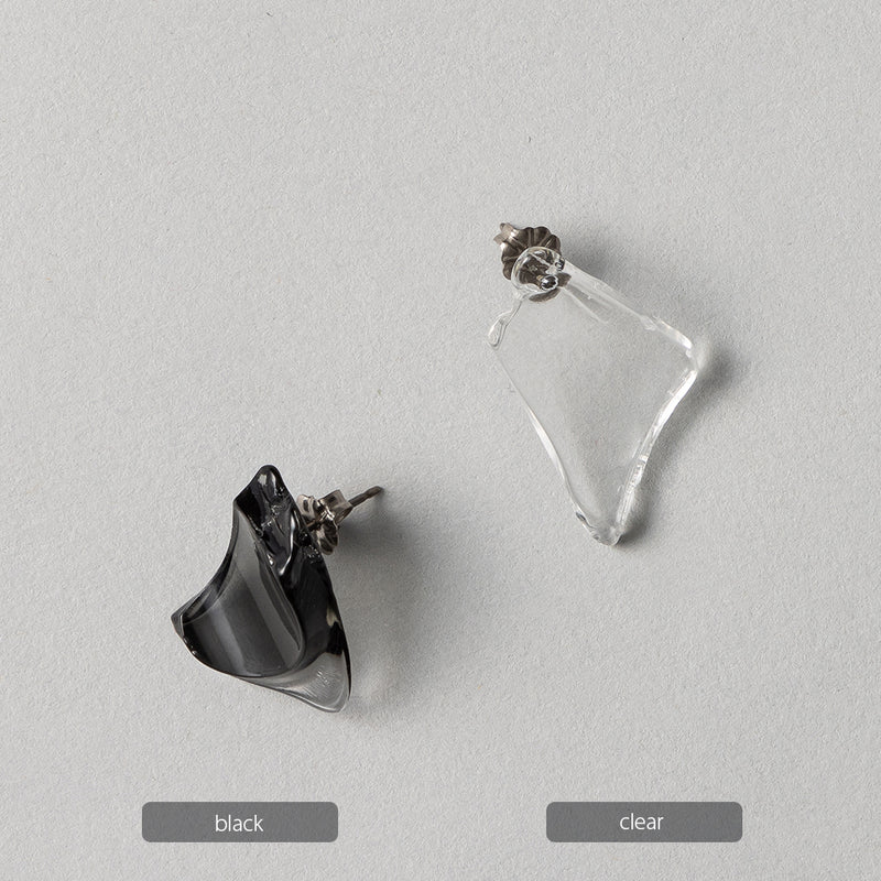 fragment earring ブラック