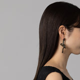 knot earring ブラック