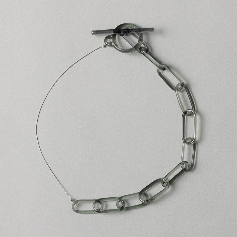 oval_half necklace (S) ブラック