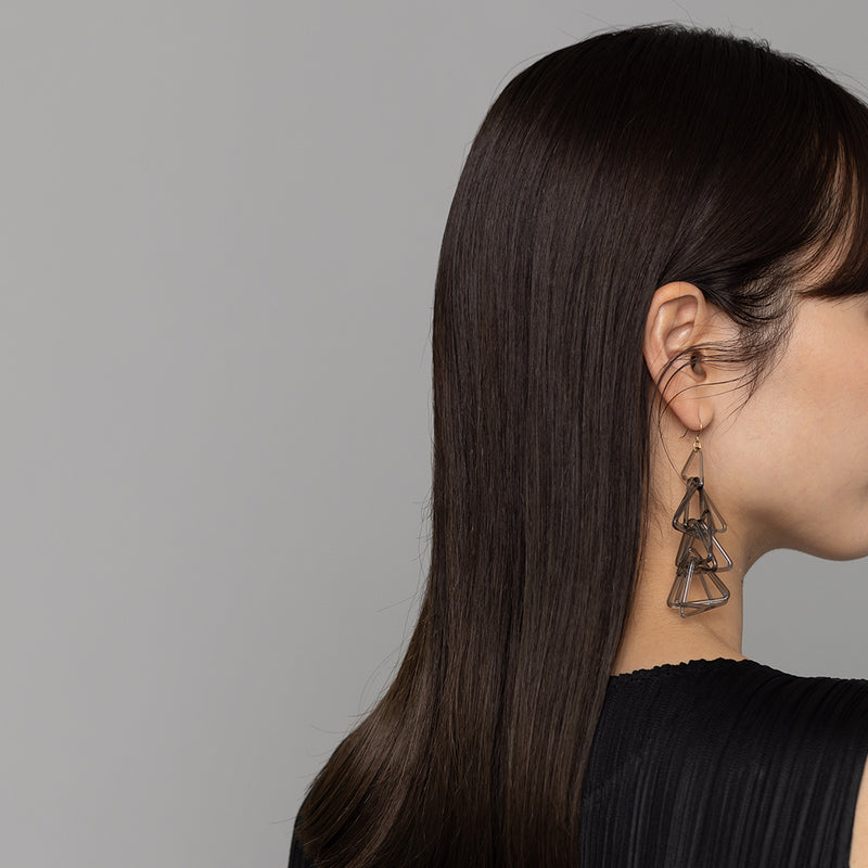 triangle earring (L) ブラック