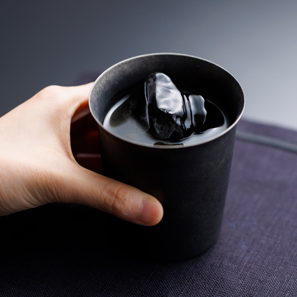 【kuros'オリジナル】チタン二重タンブラー GUNMETA 広口ミニ 黒 250ml 桐箱入り