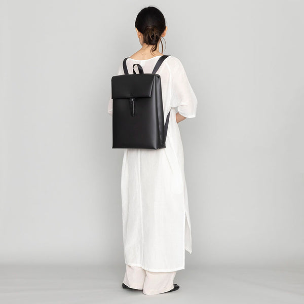 【軽量｜撥水】SEAMLESS BACKPACK バックパック 黒