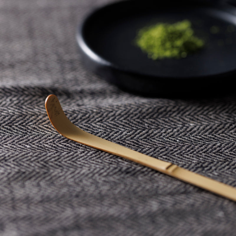 【kuros'オリジナル】抹茶ギフトセット 筒型 黒 抹茶15g付 (箱入り)