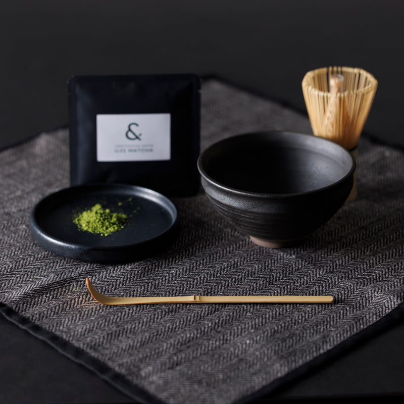 【kuros'オリジナル】抹茶ギフトセット 京型 黒 抹茶15g付 (箱入り)