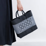 《フェア対象》【OJO DE MEX×kuros'別注】Plastico CAGO Tote Regular ROMBO ブラック×ホワイト M