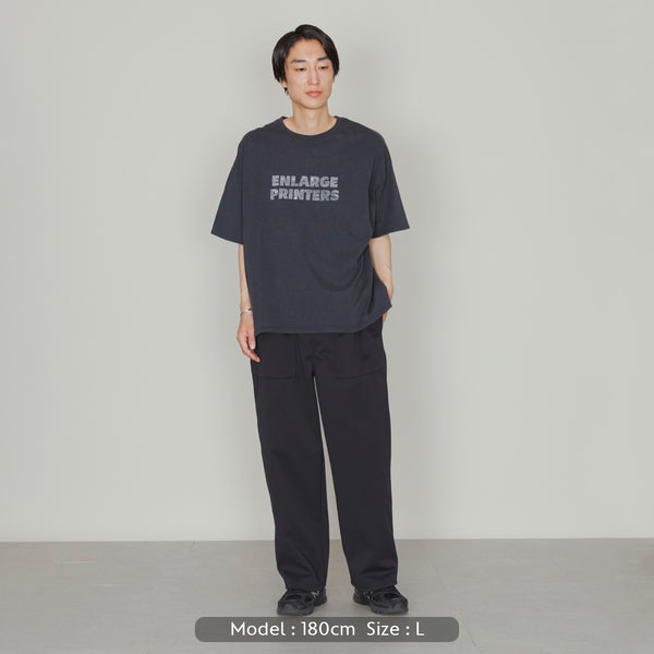 LOGO S/S TEE-BLEACH｜綿100％ ユニセックス 黒