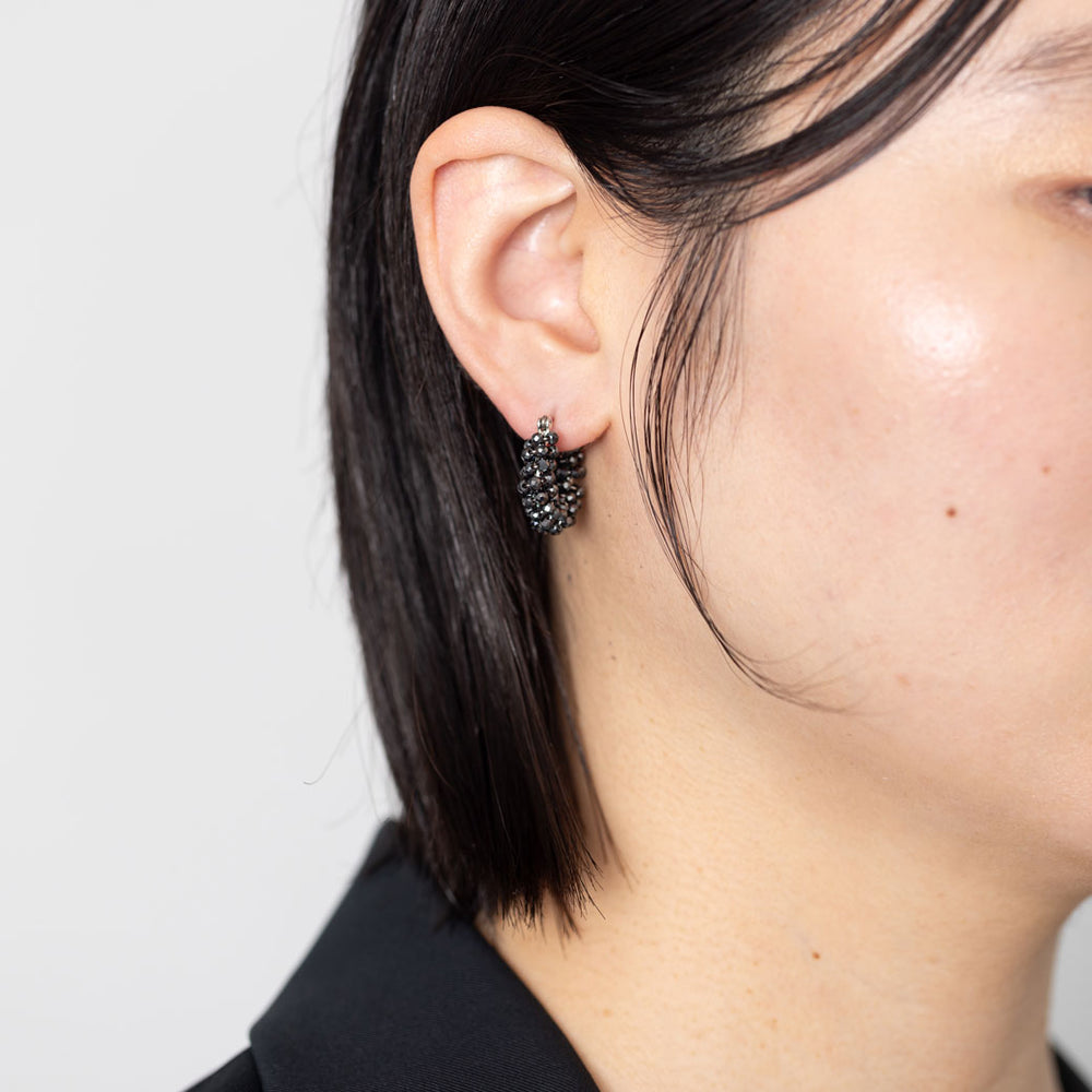 【破格】CAREERING ブラック フープピアス tane×kuros'別注】珊瑚フープピアス Lサイズ – kuros.style