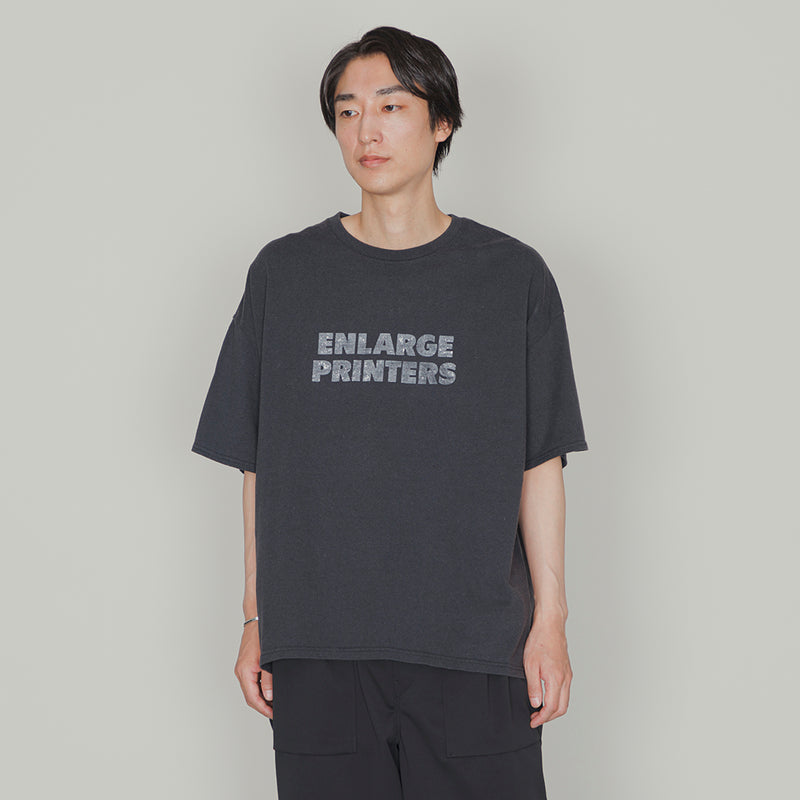LOGO S/S TEE-BLEACH｜綿100％ ユニセックス 黒