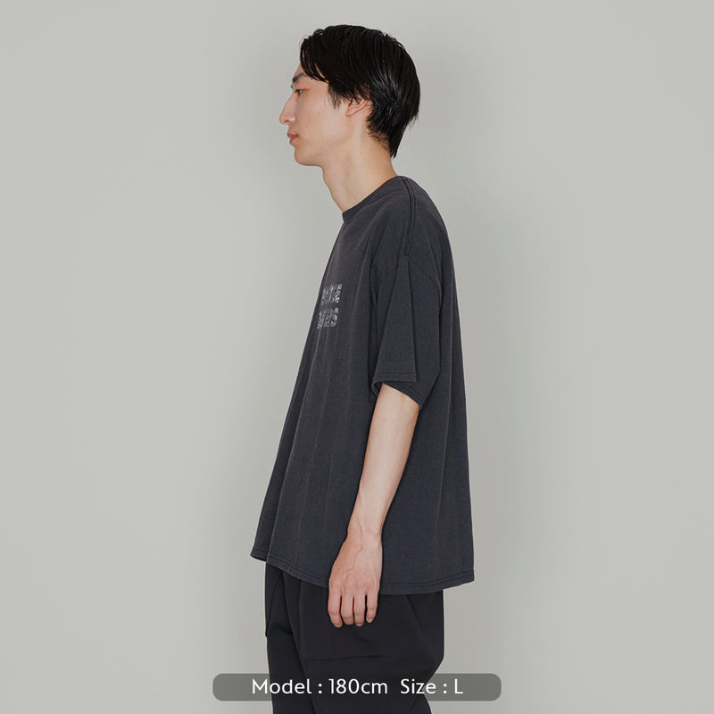 LOGO S/S TEE-BLEACH｜綿100％ ユニセックス 黒