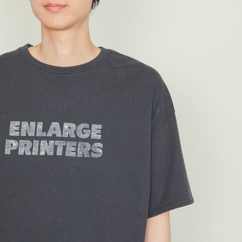 LOGO S/S TEE-BLEACH｜綿100％ ユニセックス 黒