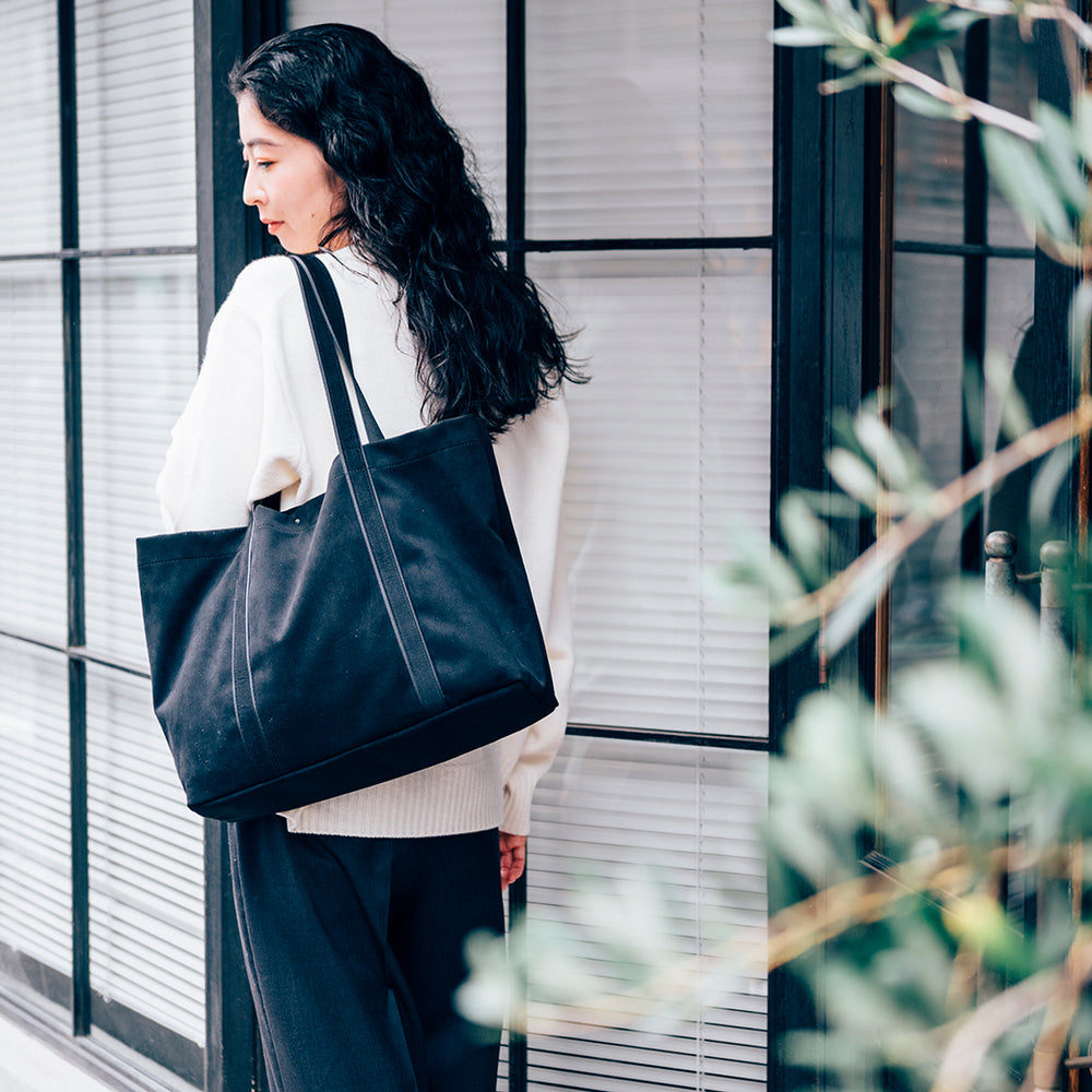 kuros'オリジナル】エコスエードトートバッグ Mサイズ｜A4サイズ対応